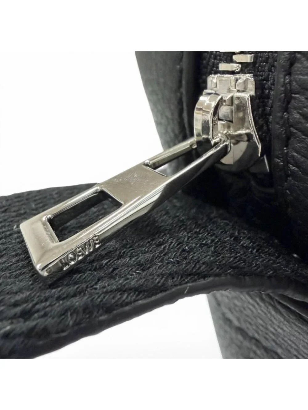 Loewe XS 276100 Messenger